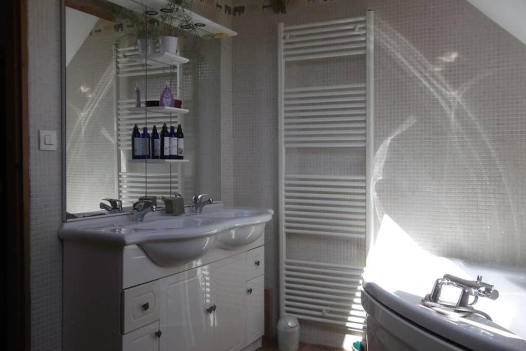 Jolie Maison Avec Jardin - 2 Chambres Le Hamel  Exterior foto